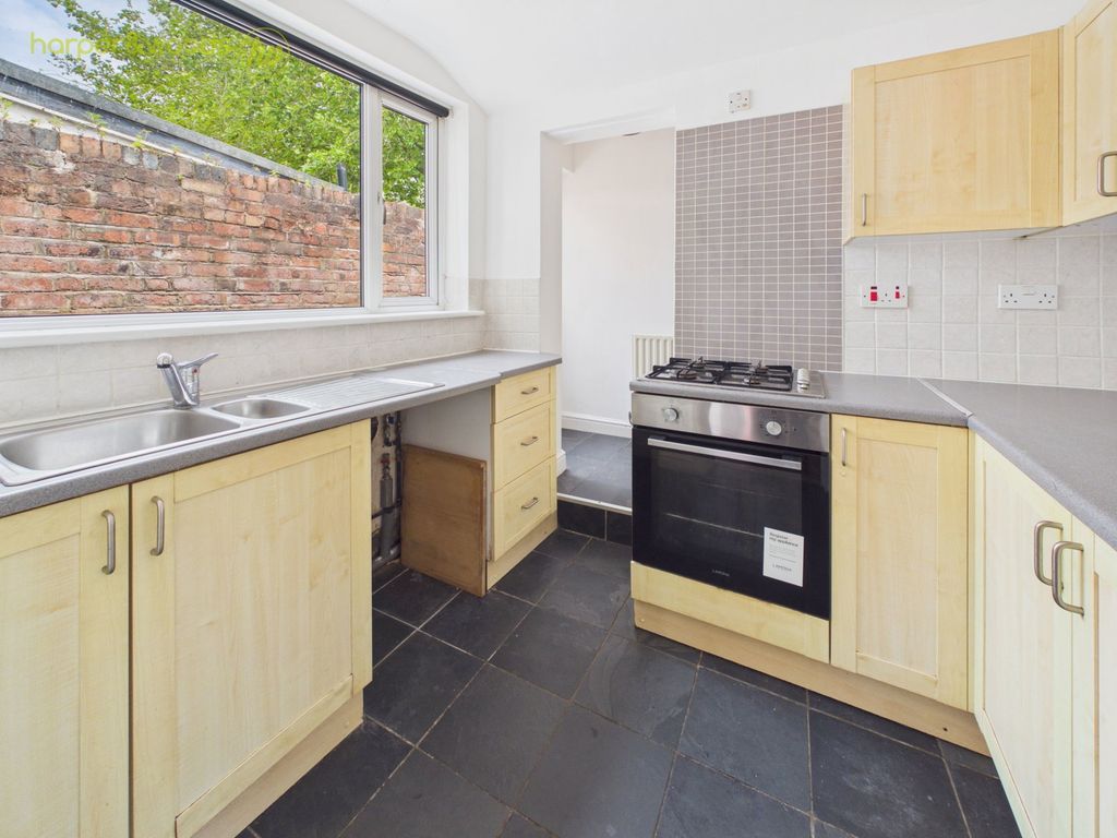 Property photo 2 of 31