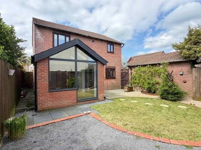 Property photo 3 of 21 Externally