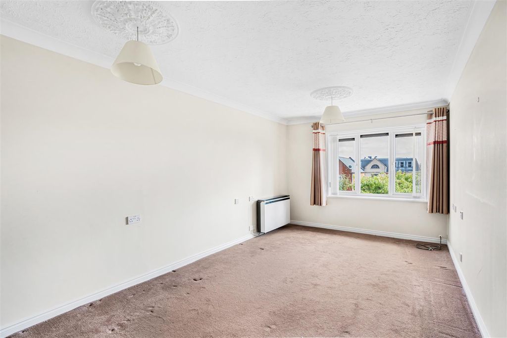 Property photo 2 of 15 9_91239.Jpg