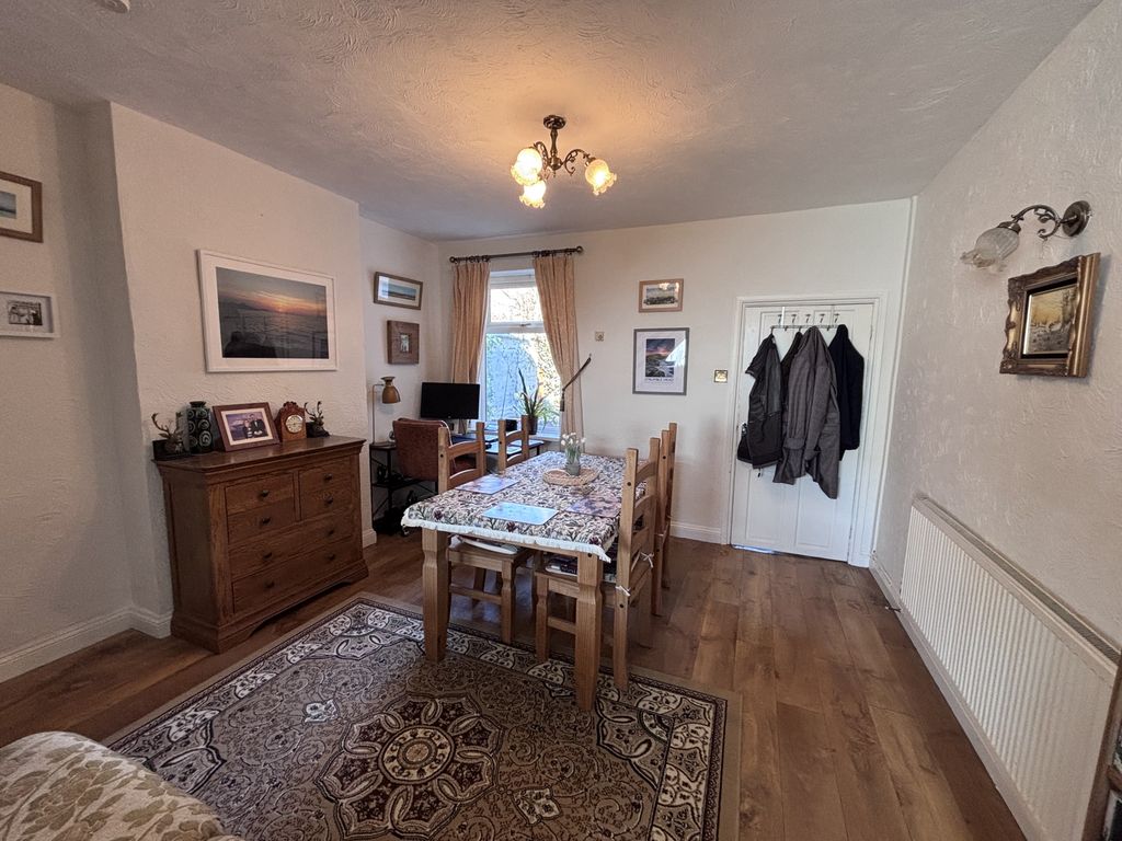 Property photo 3 of 17 Dining Room