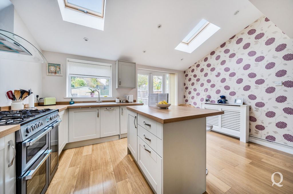 Property photo 2 of 23 0B7c0431-B312-413...