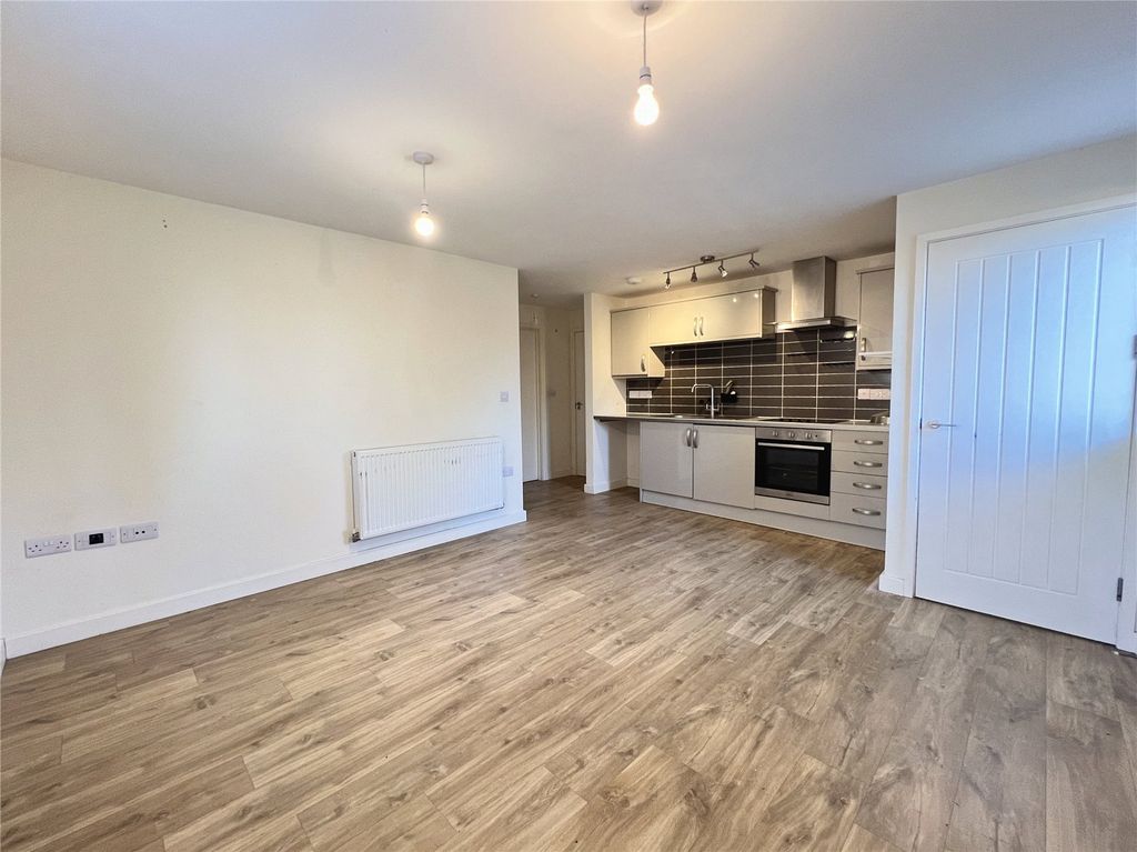 Property photo 2 of 12 Picture No. 10