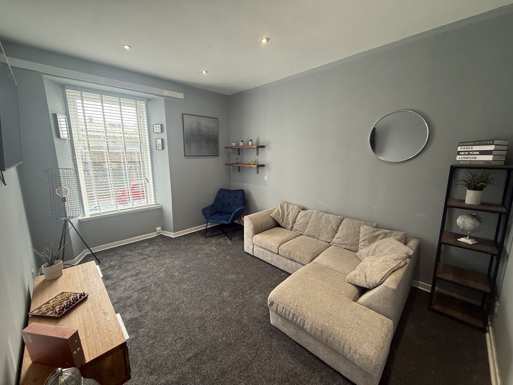 Property photo 1 of 5 Sitting Room