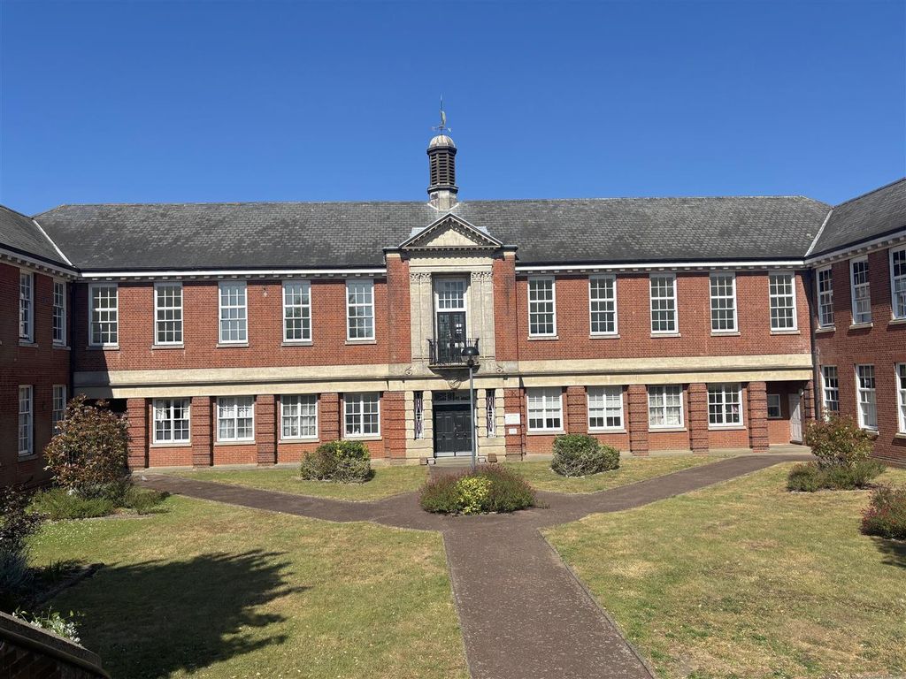 Property photo 1 of 10