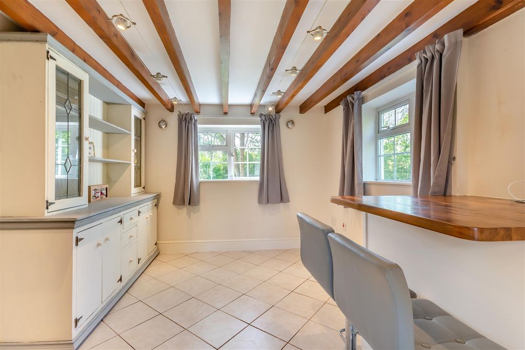Property photo 3 of 34