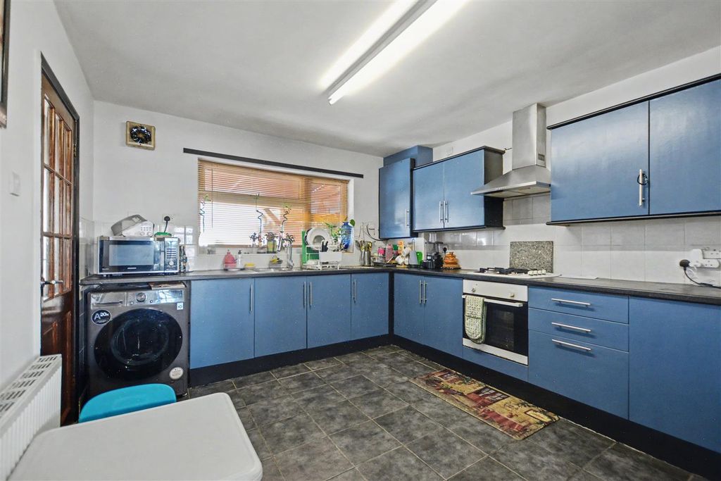 Property photo 3 of 20 Kitchen_1.Jpeg