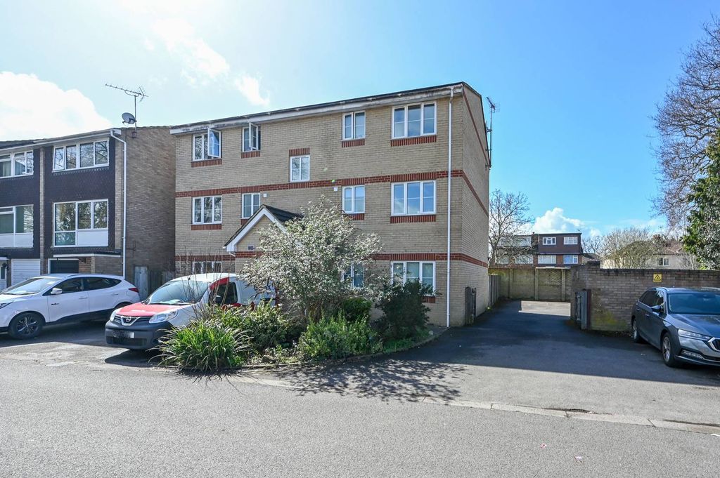 Property photo 2 of 12