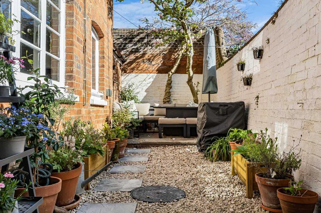 Property photo 2 of 23 Courtyard Garden