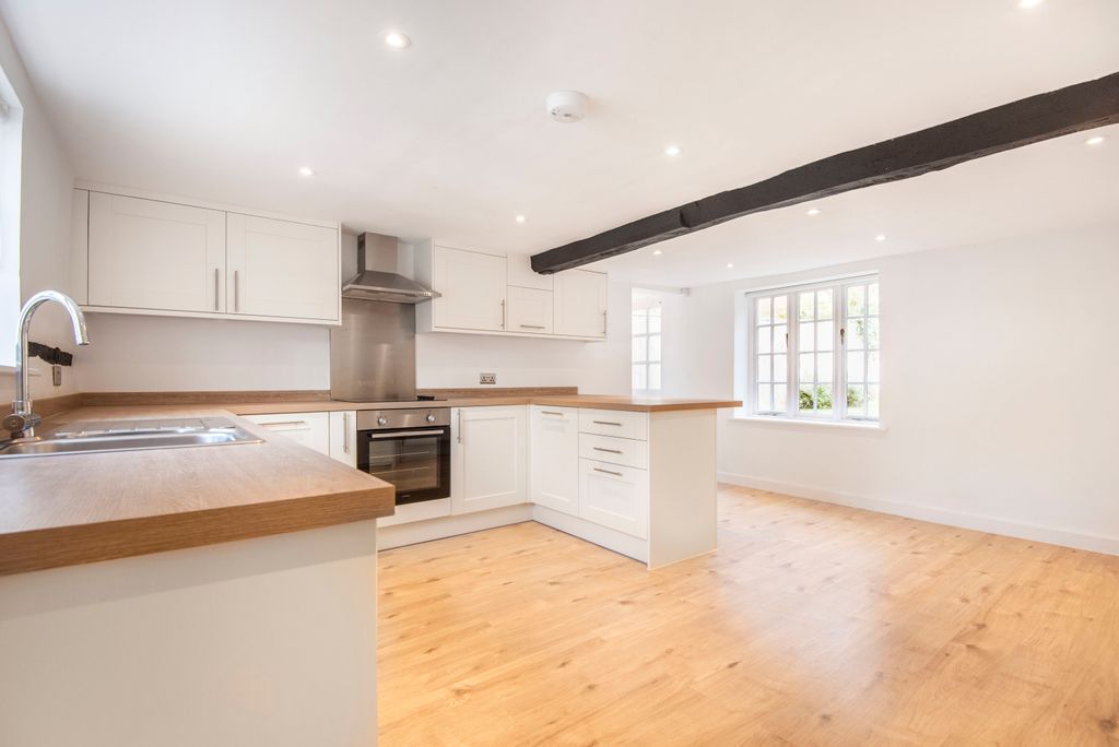 Property photo 2 of 13 Photo 02