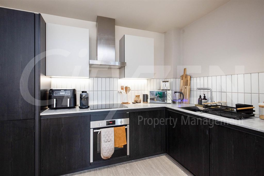 Property photo 2 of 20 Kitchen