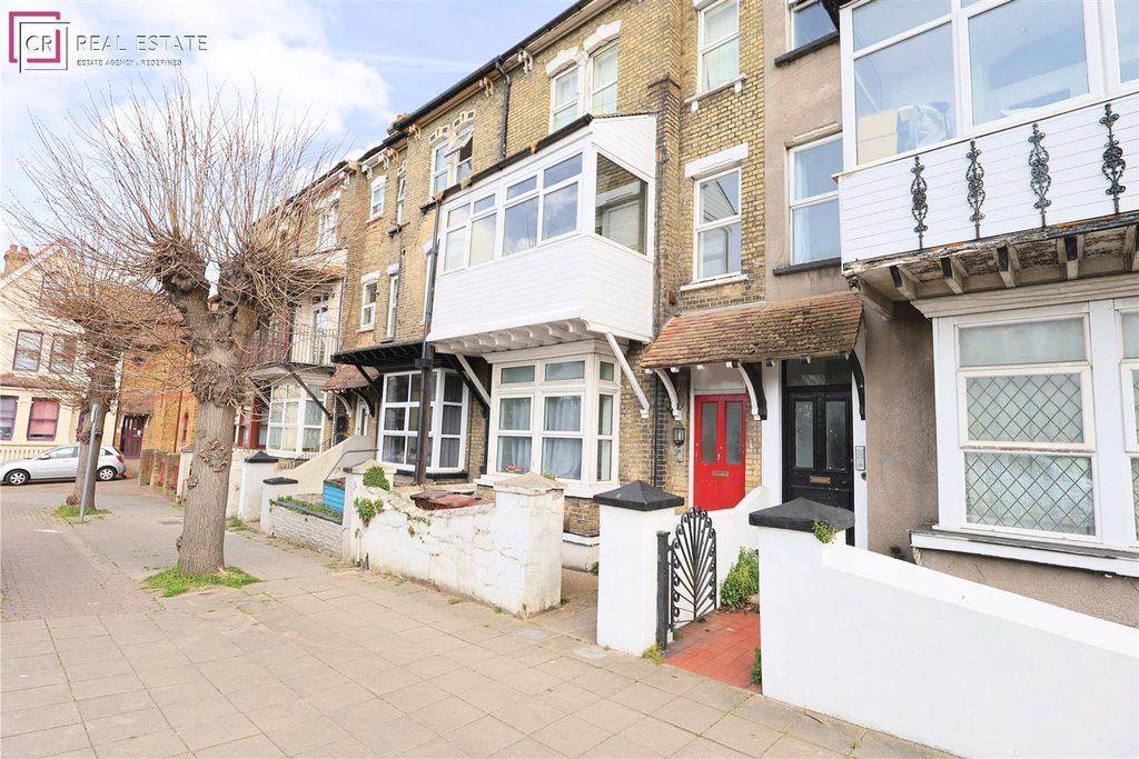 Property photo 1 of 9 External