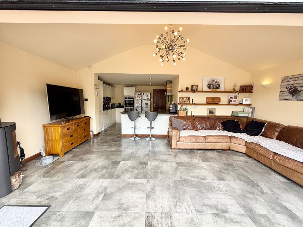 Additional image 9 of 4 bed bungalow for saleNuthatch Drive, Brierley Hill DY5