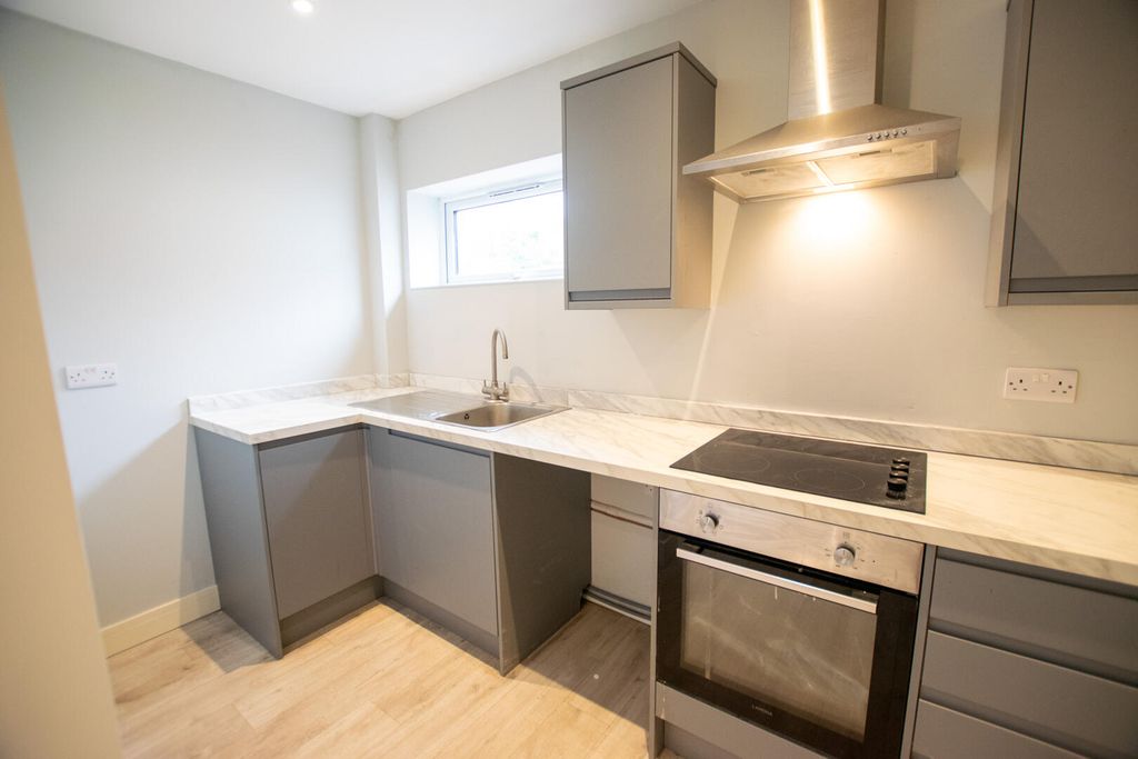 Property photo 2 of 10 Kitchen