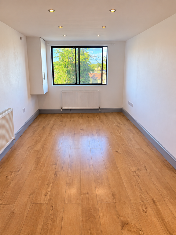 Property photo 2 of 4 Bedroom