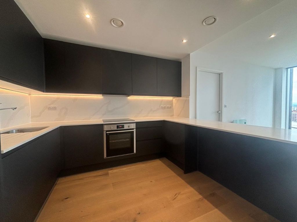 Property photo 3 of 35