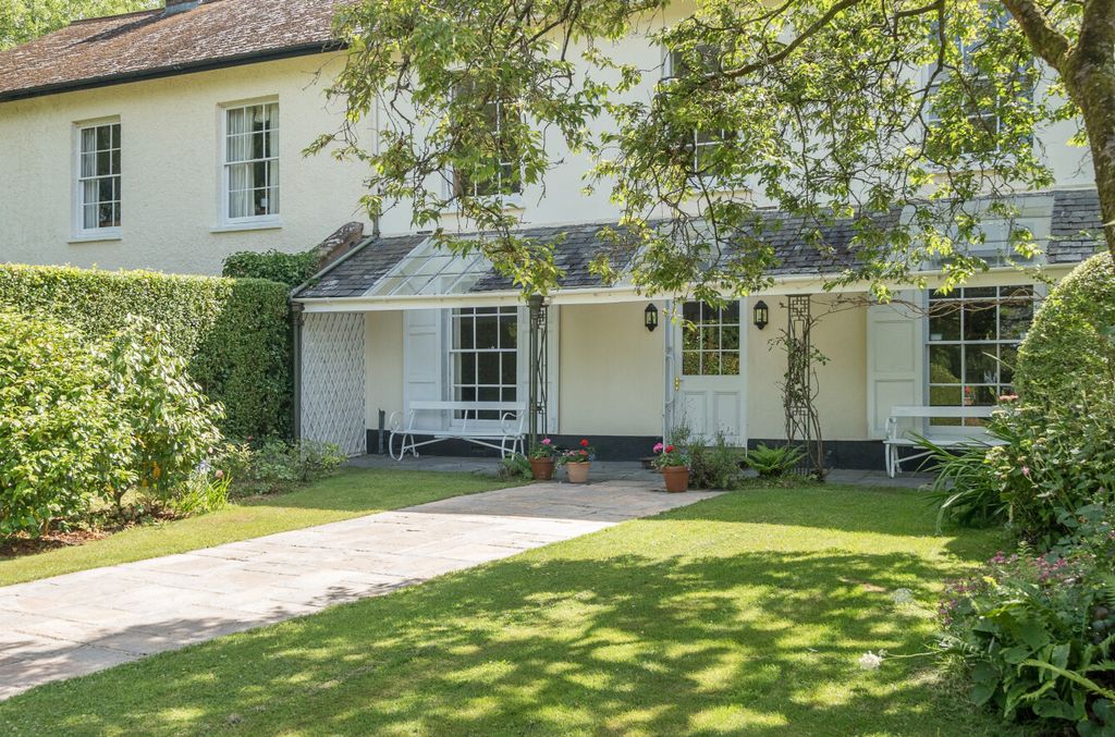 Property photo 2 of 35 Tiverton, Seddons