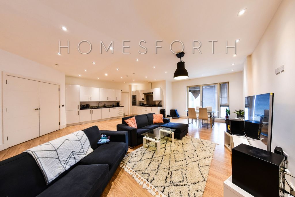 Property photo 1 of 16 Reception 1