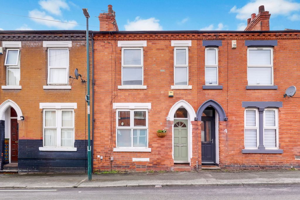 Property photo 1 of 12