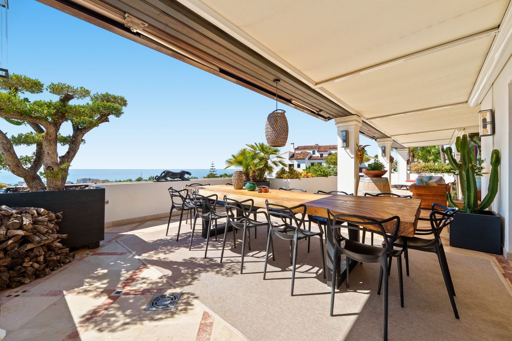 Property photo 2 of 38