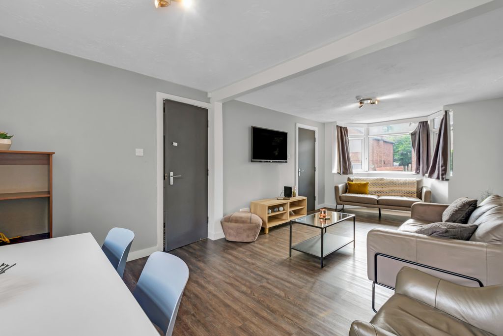 Property photo 2 of 9 Property Photo