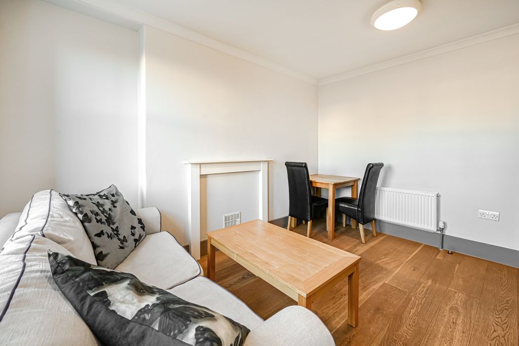 Property photo 3 of 9 4E Cleveland Resi...