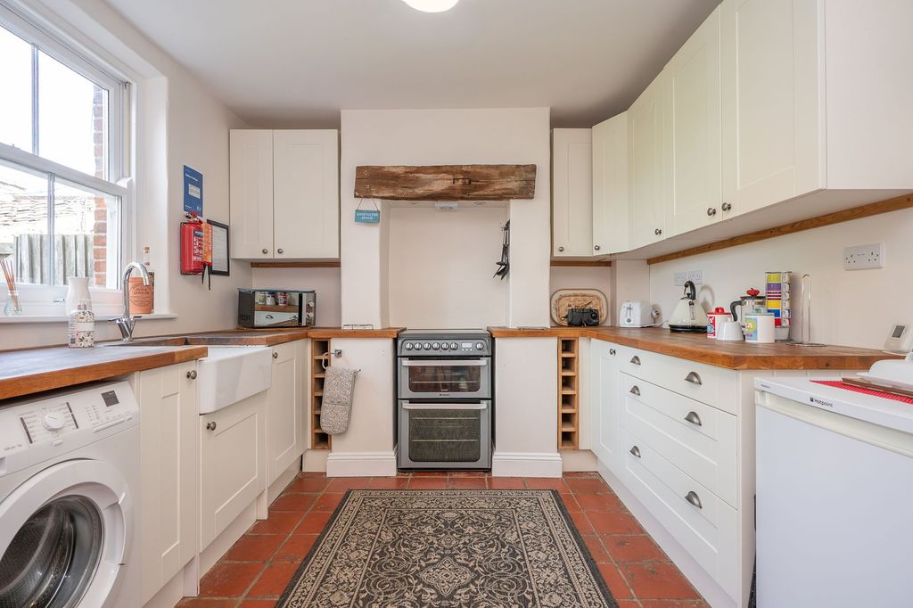 Property photo 3 of 16