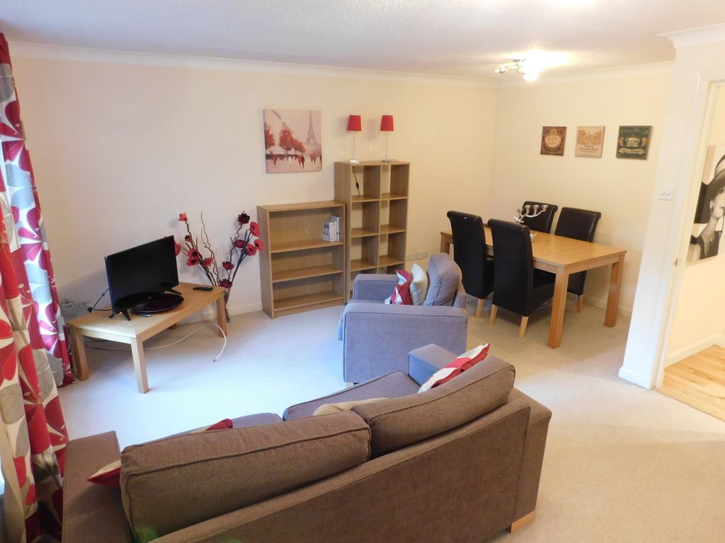 Property photo 3 of 12
