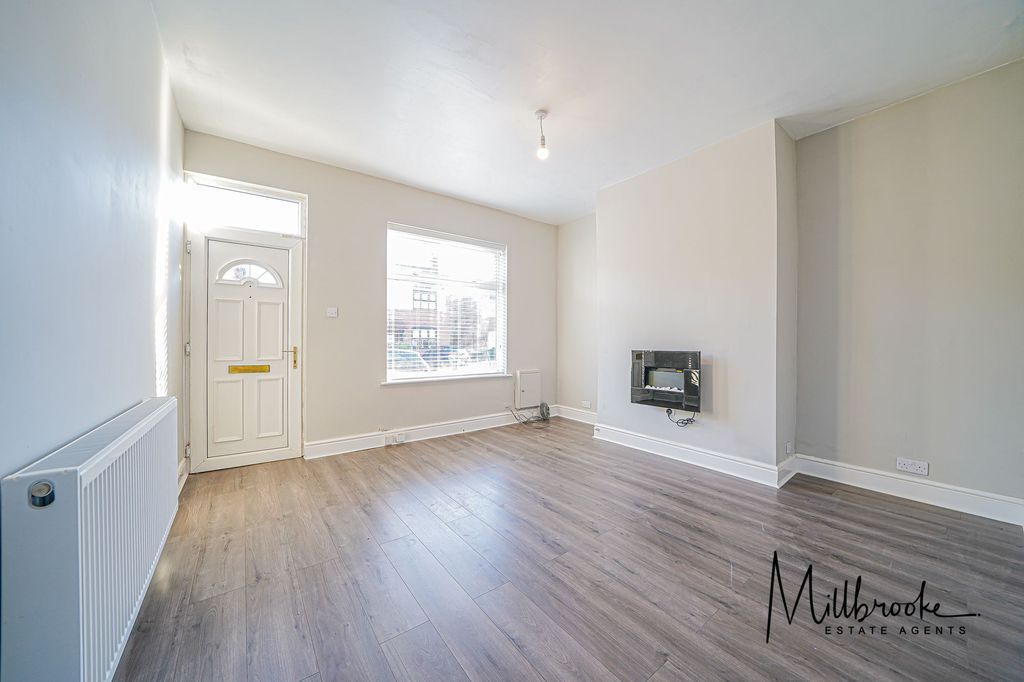 Property photo 3 of 14