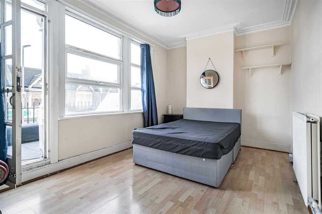 Property photo 2 of 28 2