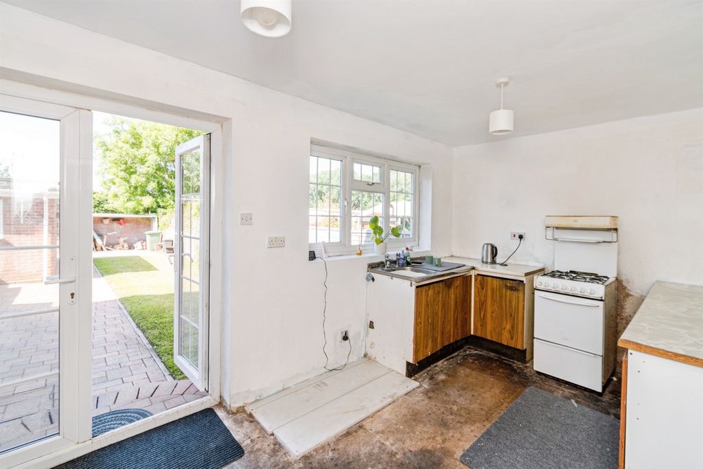 Property photo 2 of 20