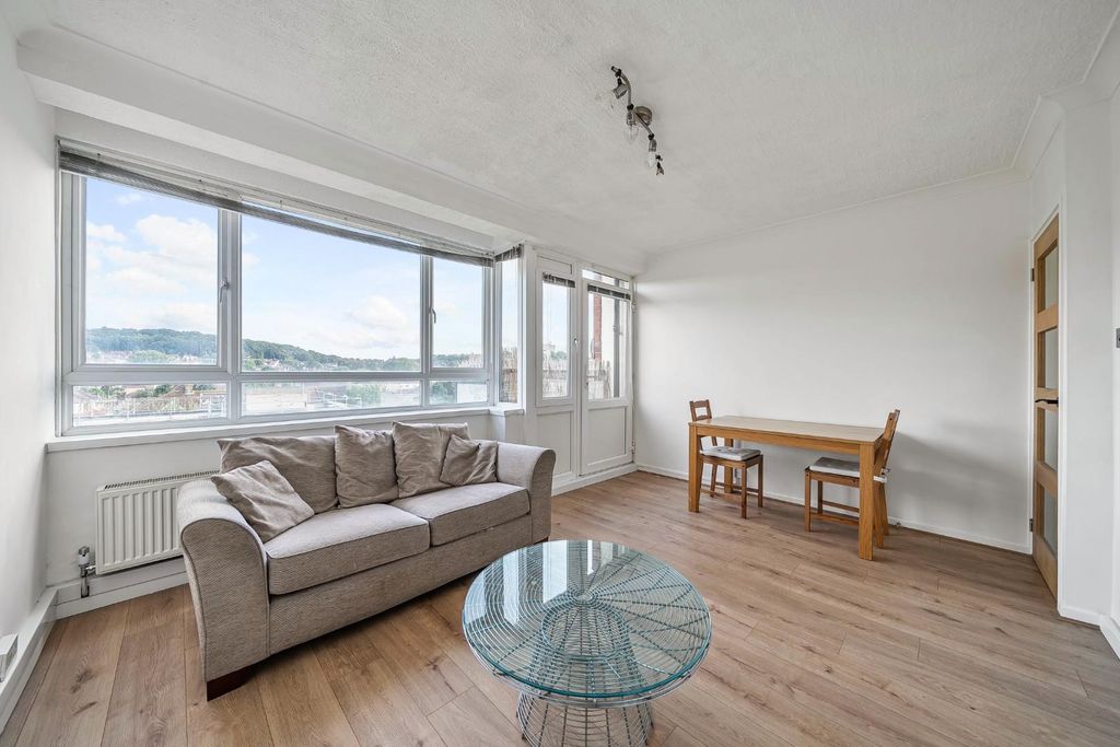 Property photo 3 of 13 1333899-12-688d090Ac71Db.Jpg