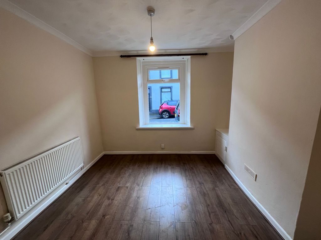 Property photo 2 of 12 Lounge