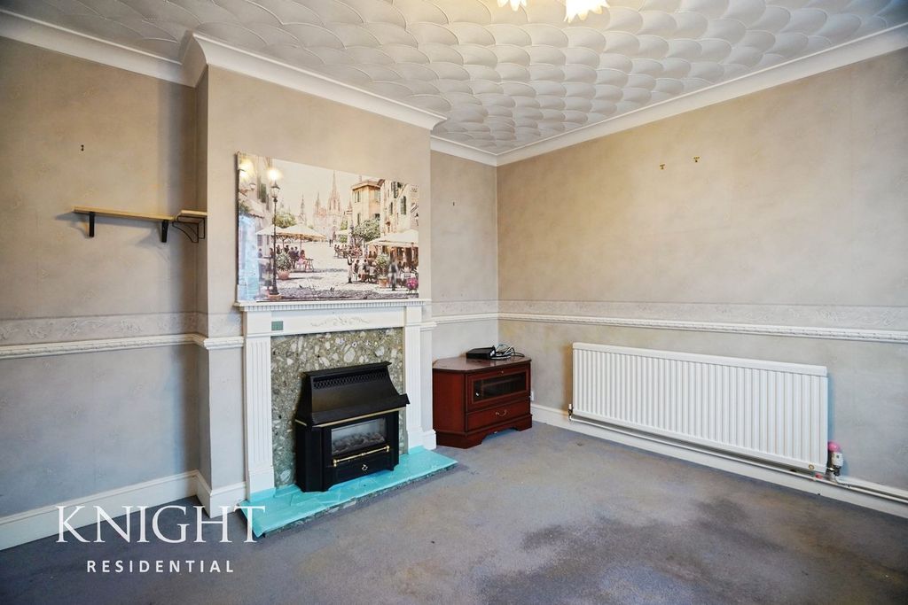 Property photo 2 of 23