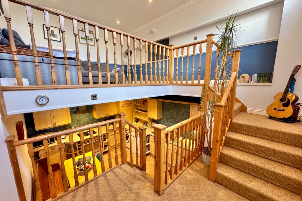 Property photo 3 of 14 Galleried Landing