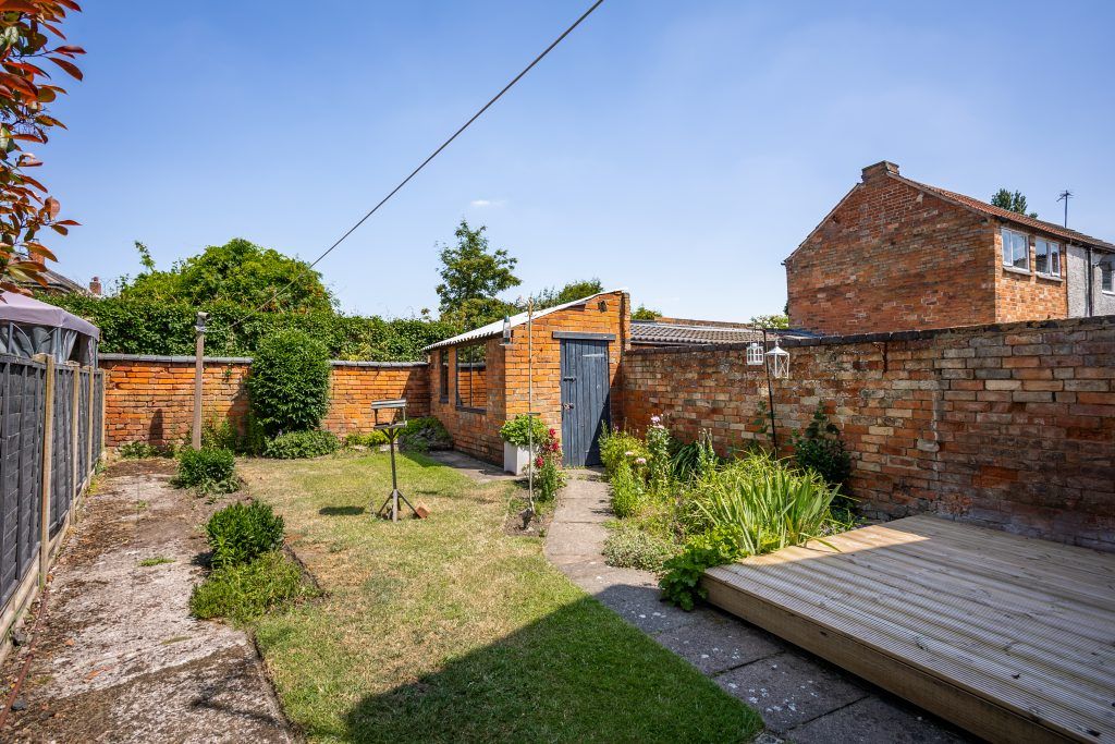 Property photo 2 of 24