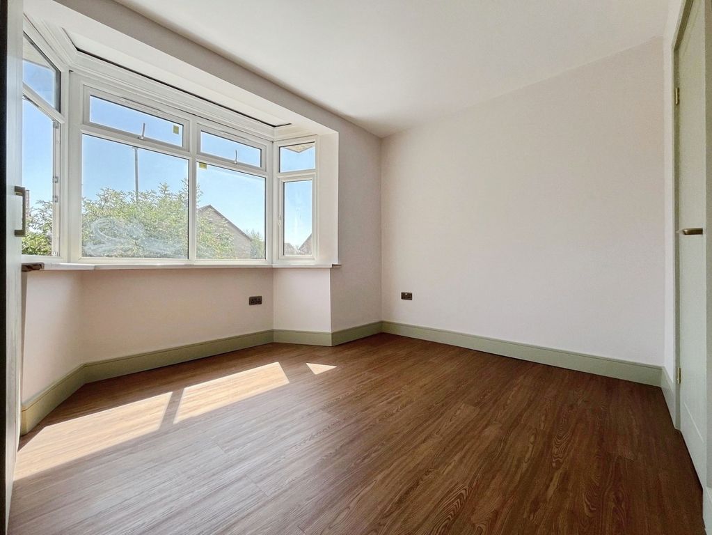 Property photo 1 of 4 Bedroom