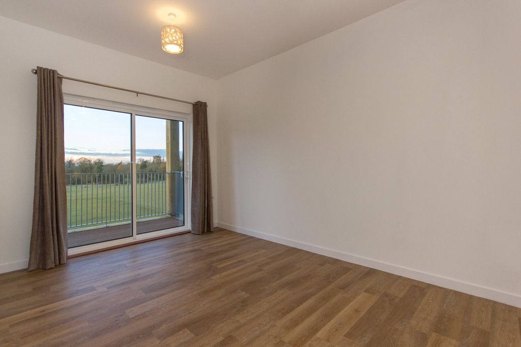 Property photo 3 of 9 Picture No. 02