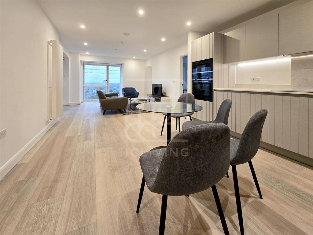 Property photo 3 of 9 Img_v3_0216R_9c7E5B52-711E-4Cb3-Af35-E5Bf46955Efg.