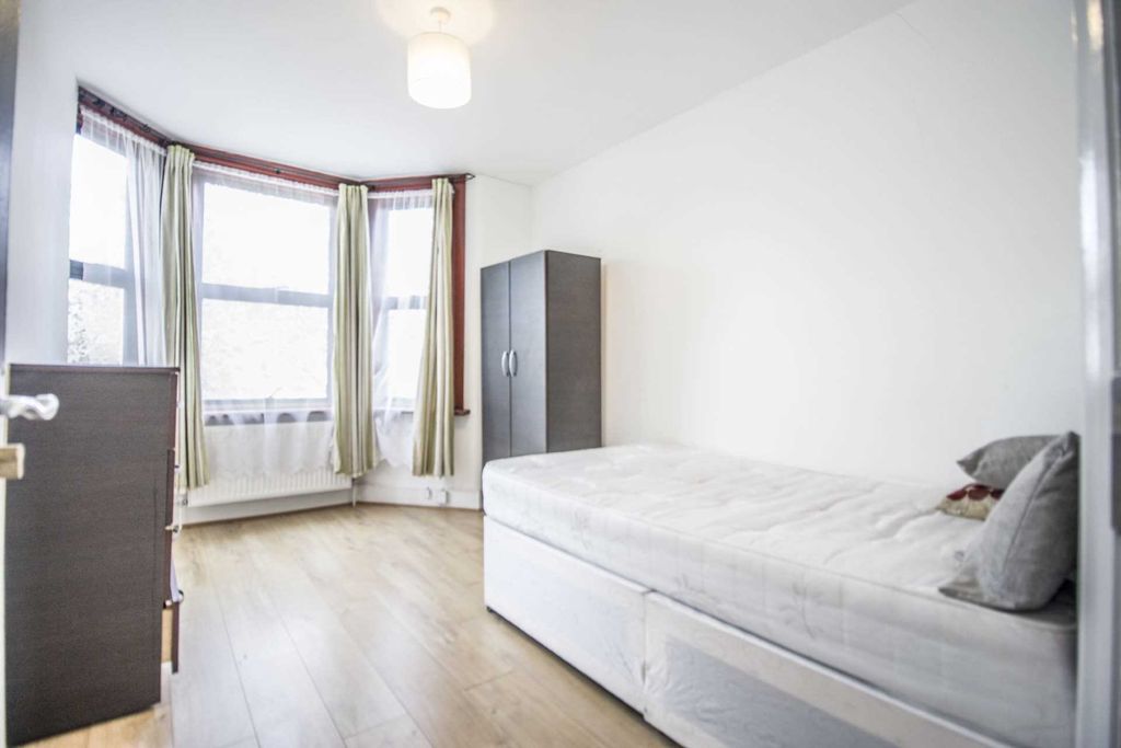 Property photo 1 of 4