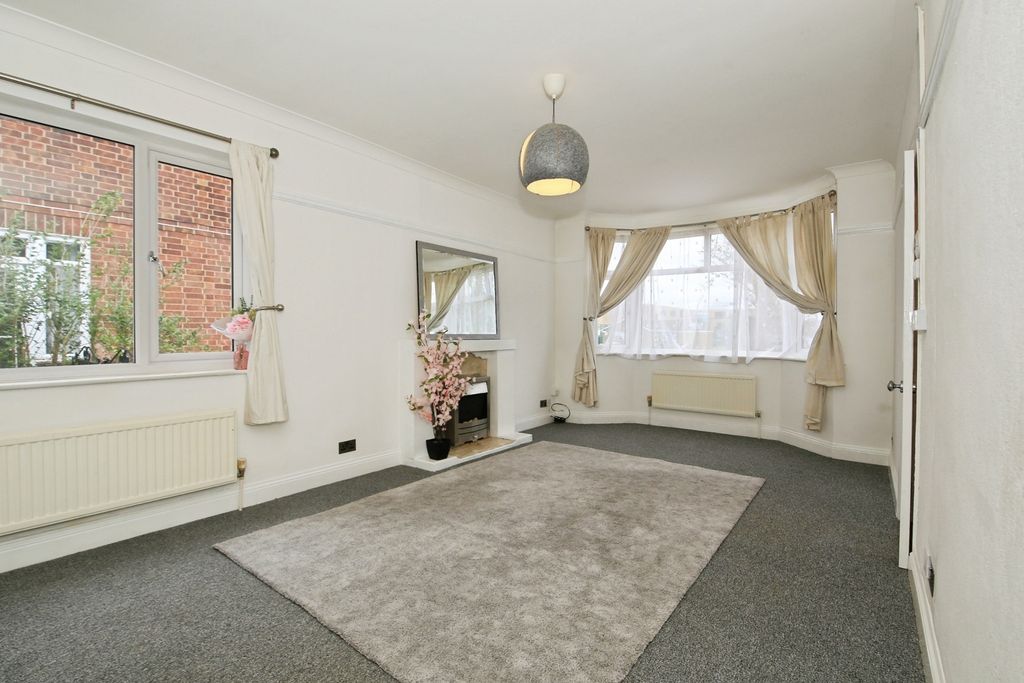 Property photo 2 of 20 Pbox-Img.Jpg