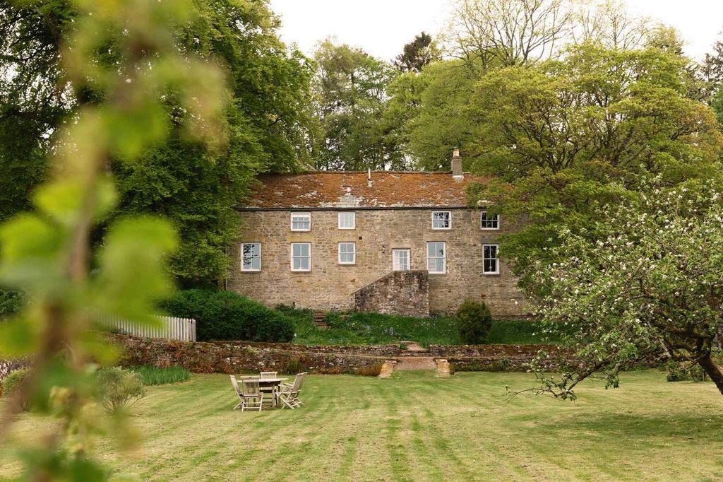 Property photo 3 of 36