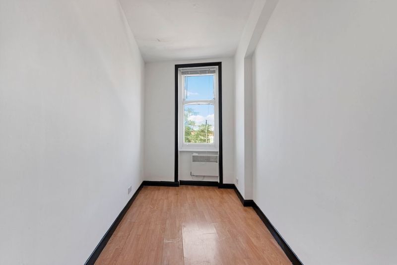 Property photo 3 of 6 5307172