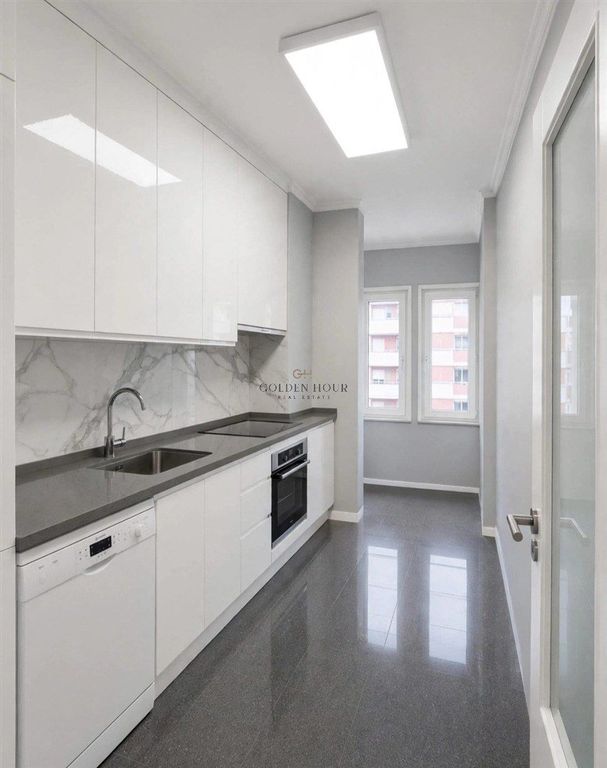 Property photo 1 of 12 1-Bedroom Apartment With 1 Parking Space In Madalena, Gaia