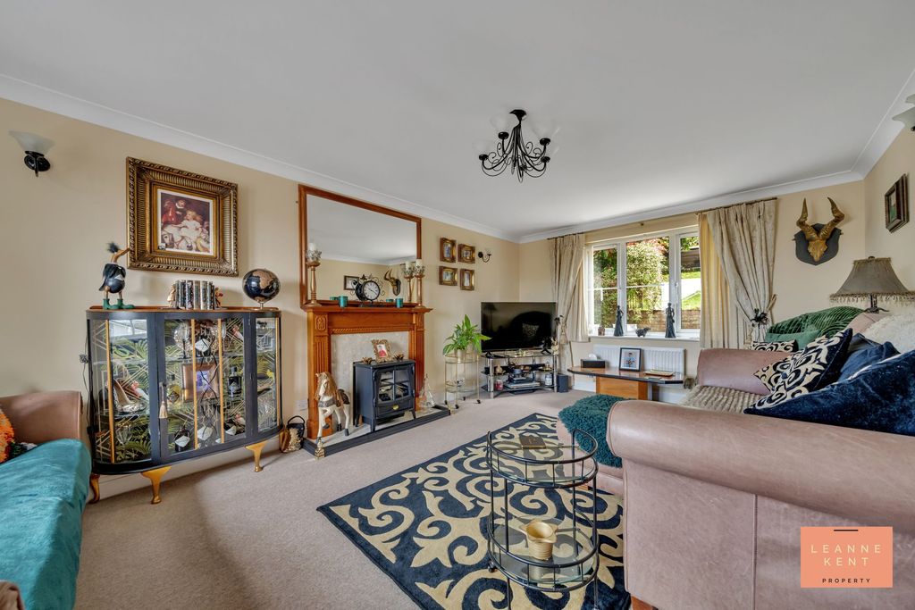 Property photo 3 of 45