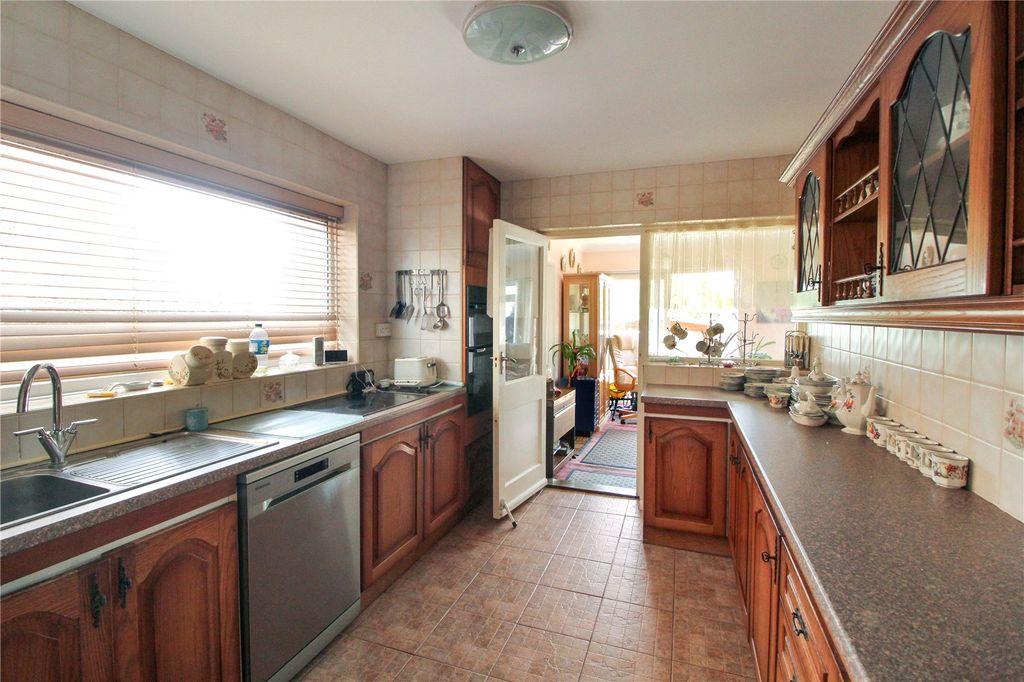 Property photo 3 of 27 Picture No. 12