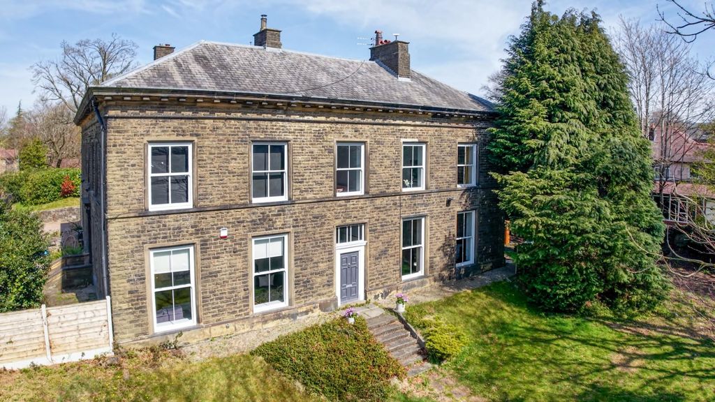 Property photo 1 of 43