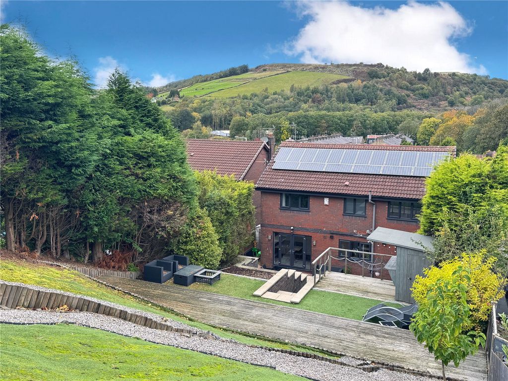 Property photo 1 of 27 South-Facing Graden