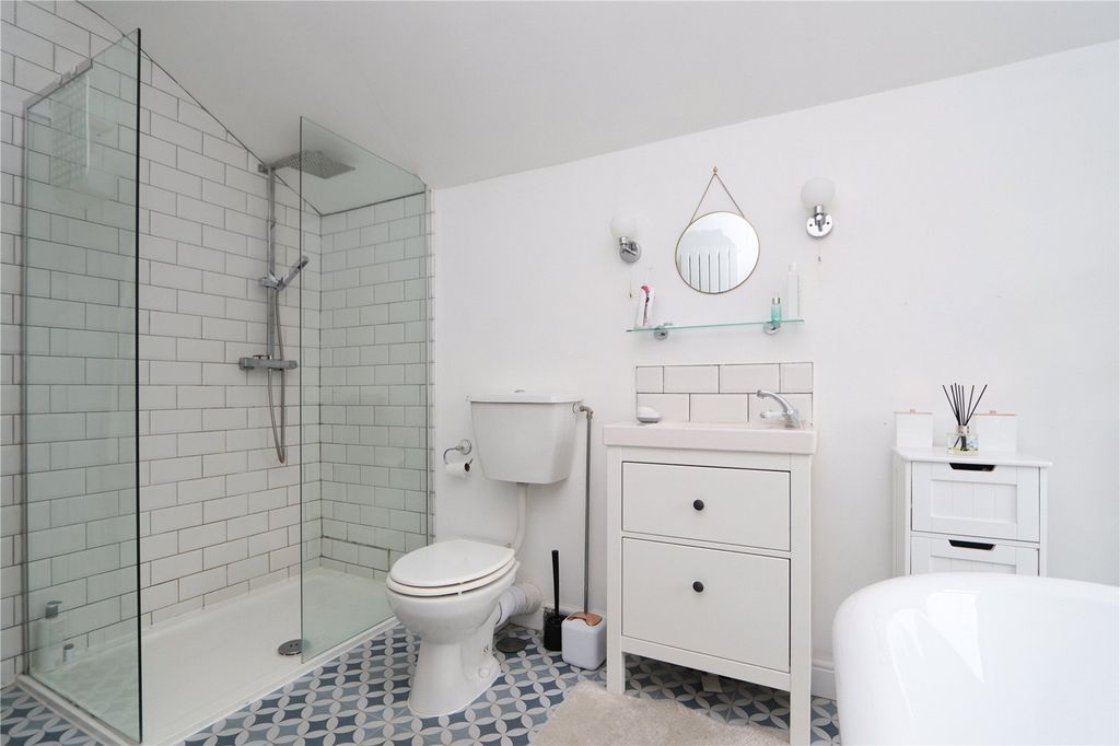 Property photo 3 of 19 Picture No. 02