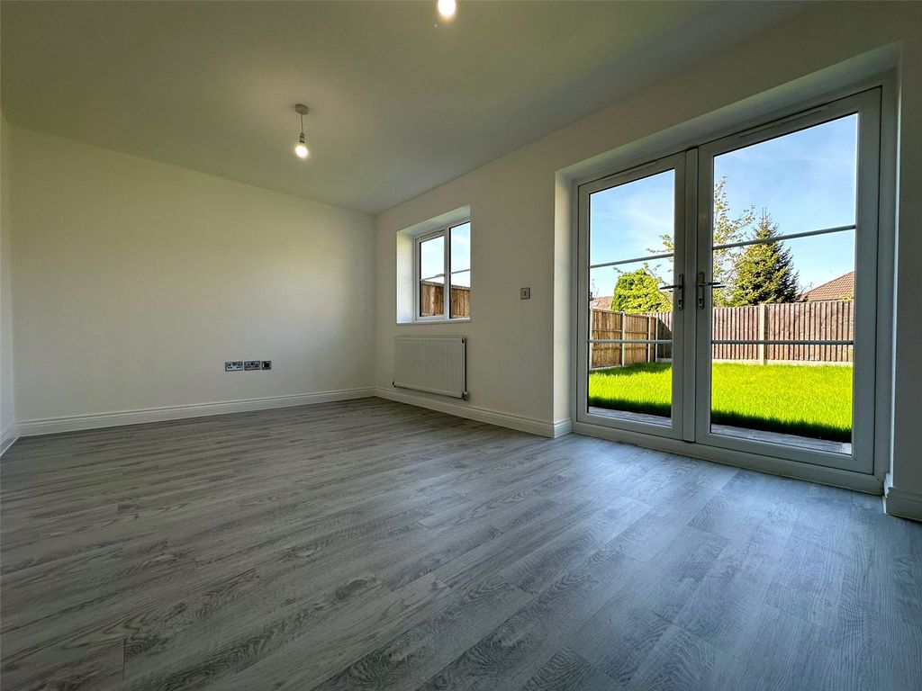 Property photo 3 of 10 Picture No. 05