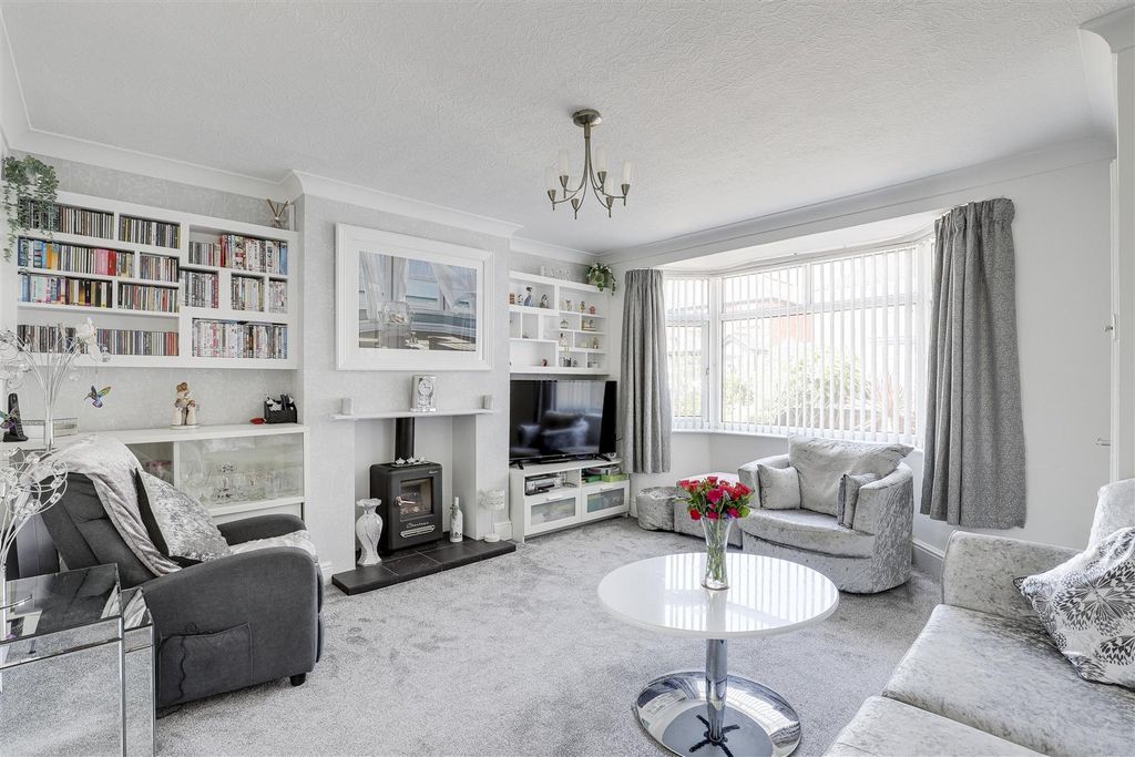 Property photo 2 of 20 1738.Jpg